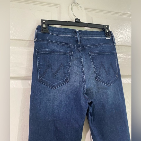 Mother The High Waisted Runaway Jeans In Tongue And Chic Dark Wash Size 26 Flare - Picture 8 of 13